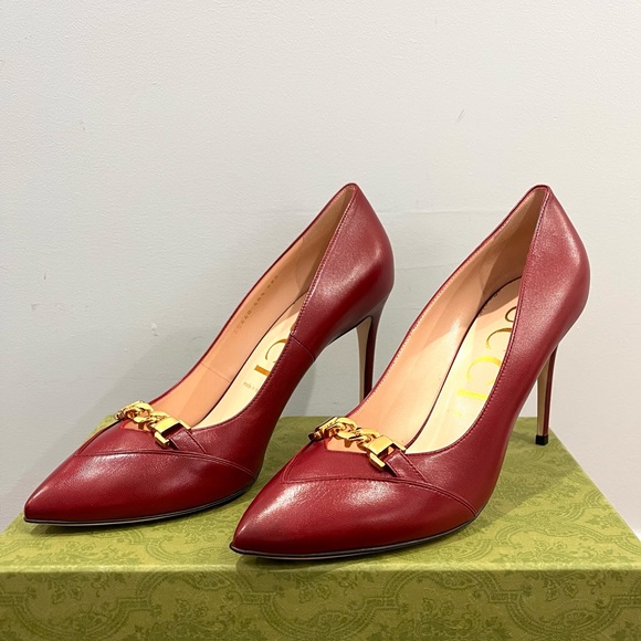 Gucci Sylvie Chain Leather Pumps - Picture 3 of 5